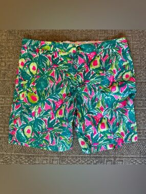 NWOT Men's Lilly Pulitzer Guac and Roll men’s shorts size 38